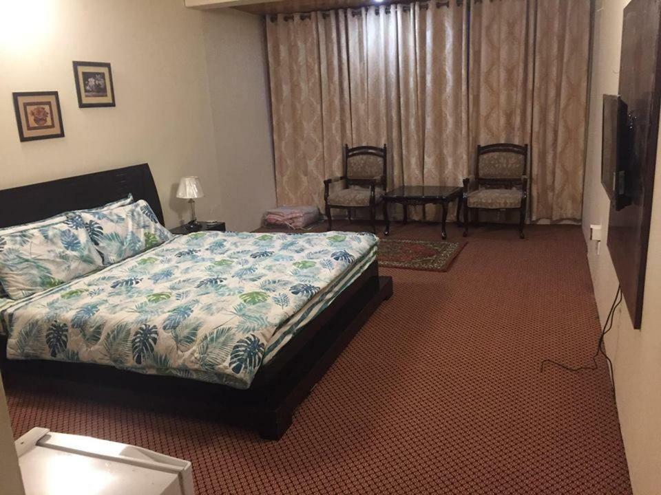Embassy Villa Suites Karimabad  ภายนอก รูปภาพ