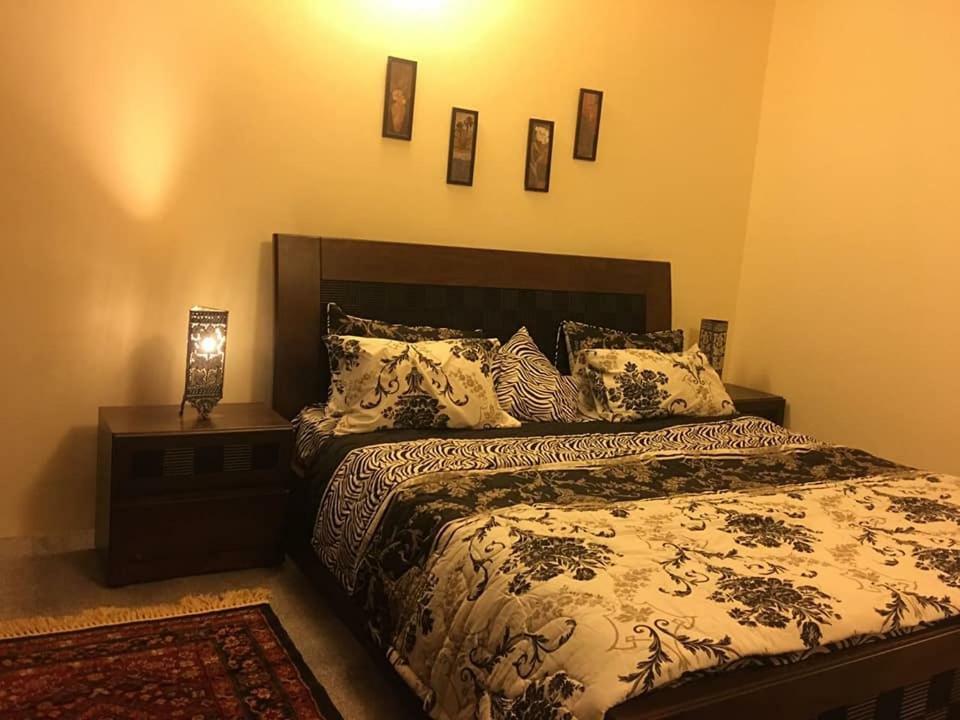 Embassy Villa Suites Karimabad  ภายนอก รูปภาพ
